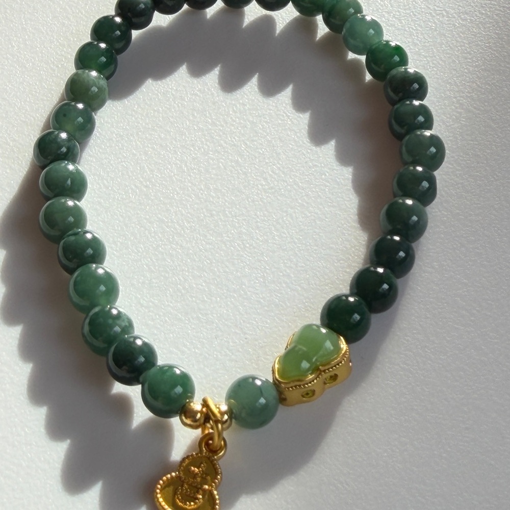 Jadeite with Hulu Charm Beaded Bracelet Natural Gemstone Crystal